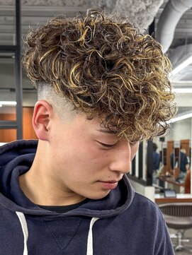 ニコ トウキョウ ロジック(nico TOKYO Logic) スキンフェードスパイキーショートパーマ短髪刈り上げ