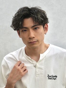 プレミアムバーバー 原宿店(PREMIUM BARBER produce by HIRO GINZA) 大人の無造作パーマ×センターパート