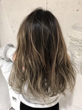 エイト 福岡天神店(EIGHT fukuoka) 【EIGHT福岡】nabe_long_バレイヤージュプラチナベージュ