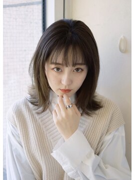 ソワリー 栄(THOiRY) 小顔カットが得意なスタイリストby坂元