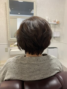 シェノン(Chainon) ショートレイヤー×ナチュラルグレー[水戸/髪質改善/ヘッドスパ]