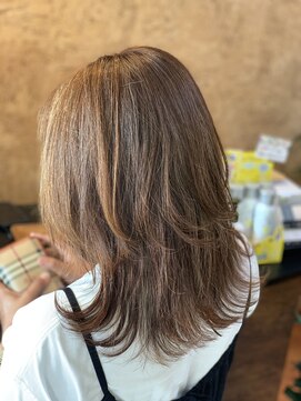 アークスヘアー 抜け感レイヤースタイル☆ハイライト×ベージュカラー