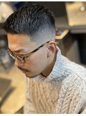 ハイスキンフェードカットアップバング束感ショート