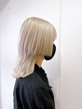 リッチアンドアンジー(RICCI&ANGIE) ウルフカット　外ハネ　セミロング　10代　20代　30代　40代