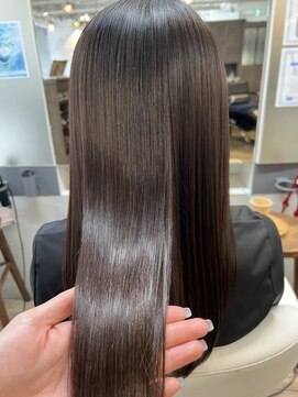 ルチア パリ(Luccica PARIS) 【Luccica Paris takako】ツヤ髪髪質改善ストレート