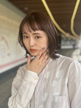 ブルーダー(Bruder) 大人ヘア　艶髪　ロブ　外ハネ