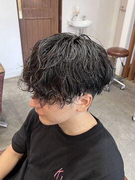 クロ(Kuro) 緩め波巻きパーマ+ツイストスパイラルパーマ/マッシュパーマ