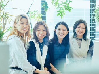アンドエム(AND M)の写真/『AND M』は女性スタッフが多く、いつも明るく笑顔の絶えないサロンです☆髪のお悩みも気軽に相談下さい♪