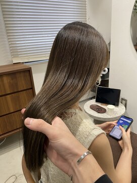 グラフ 立川(Graph.) 透明感カラー Aujua髪質改善トリートメント