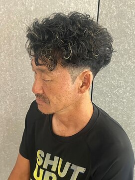 ニアウ 伊勢崎連取店(Niau) 波巻きスパイラルパーマツイストスパイラルパーマシャドウパーマ