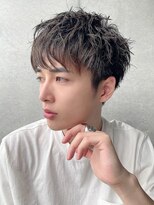 ロミーオム 本厚木(ROMMY. Homme)&nbsp;束感ダブルカラーグレーアッシュマッシュメンズショート本厚木