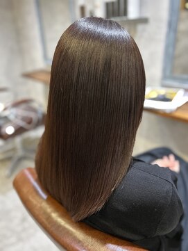 エスト(est) 美髪矯正で髪のお悩みを解消しましょう!【新宿/髪質改善】