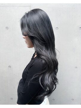 ユエン(uyen) 【泓田】暗髪カラーラベンダーグレージュレイヤーカット黒髪