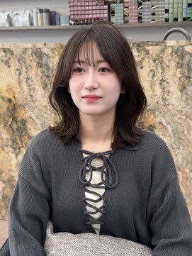 ビュー トウキョウ(VIEW TOKYO) ミディアムレイヤー 顔周りカット