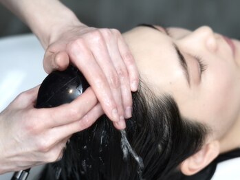 カットインホンテン(CUT IN HONTEN)の写真/【全メニューmarrb導入】美しい髪は健康な『頭皮』から＊頭皮をしっかり揉みほぐし日々の疲れも癒します♪