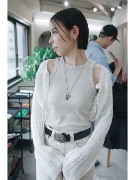 フェイヴィーズ(FavyS) バッサリ耳掛けミニボブ