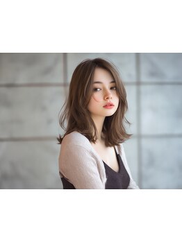 世代に合わせたレイヤーカットが評判◎印象が決まる前髪～顔周りだからこそ、女性らしい"抜け感"を☆