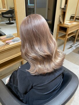 ルミエール(Lumiere) ミルキーベージュ「ミディアムスタイル」