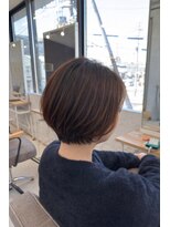 プラスイズム ヴェレン(PLUSISM Velen) 艶ブラウンの大人丸みショート