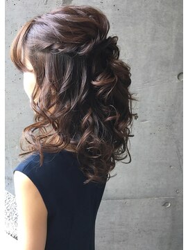 シュリット(schritt) ふわふわハーフアップ♪schritt mutsuki