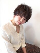 ウフフ(ufufu)&nbsp;シンプルコーデでもおしゃれに見えちゃう無造作ヘア