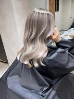 サニー 渋谷(SUNNY)&nbsp;外国人風バレイヤージュ、ハイライト、グレージュカラー