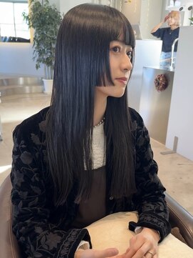 ケリーアン 太田(kelly.un) 姫カット / ぱっつん前髪 / ストレートスタイル / 群馬太田