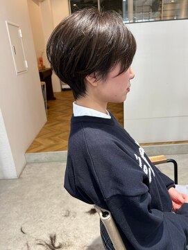 シュプール(SPUR) 透明感ナチュラル黒髪コンパクトショートスタイル大人キレイ