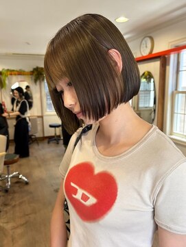 ヴィーヴォ オモテサンドウ(Vivo omotesando) ブリーチなしカラー/透明感カラー/オリーブベージュ/ボブ