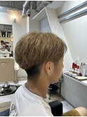 センターパート×グレージュカラー