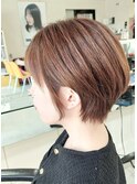 くびレイヤーエモージュ愛されショートボブ(越谷）