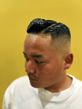 クイーンズバイジェントルマンバーバー(queens by gentlemanBarber) サイドパート