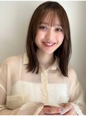 ミディアムレイヤーラウンドバングナチュラルブラウン暗めカラー