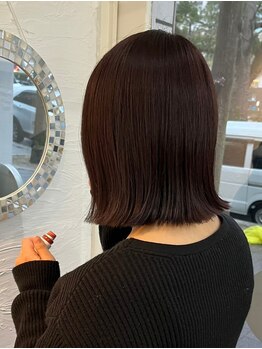 サロン帰りの仕上がりが続く！経験豊富なスタイリストの繊細で丁寧なカットで"似合わせ×再現性"抜群◎