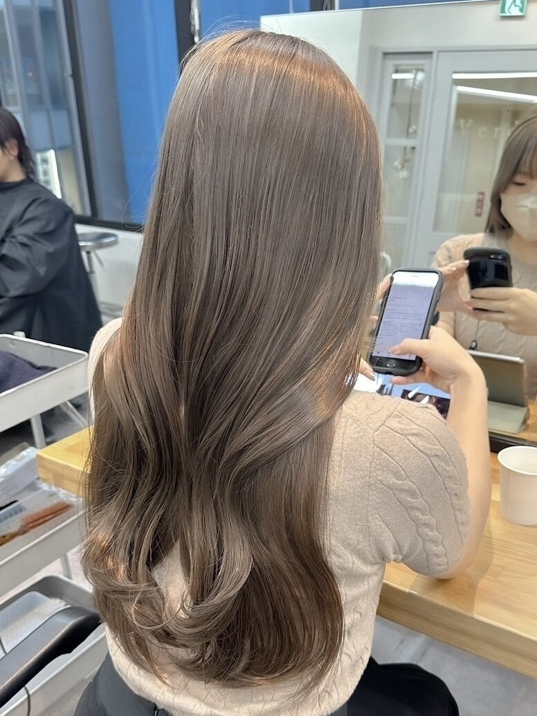 2026年夏】ミルクベージュの髪型・ヘアアレンジ｜人気順