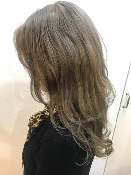 ヘアーアンドメイク ルシア 梅田茶屋町店(hair and make lucia) ハイトーン★ミルクティーベージュ