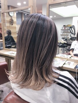 ジゼル(gisele) ヌーディベージュバレイヤージュ