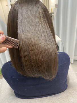 アラナ 薬院(alana) 髪質改善ストレート《乾かすだけでキマる》