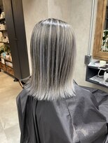 サニー 渋谷(SUNNY)&nbsp;バレイヤージュ、ハイライト、レイヤーロング、グレーベージュ