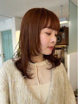 アンプラグド(unplugged) ブリーチなしオレンジブラウンのレイヤースタイル