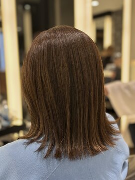 エアー 銀座タワー(AIR) 切りっぱなしボブ　白髪ぼかし