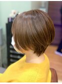 ショートボブ×ひし形シルエット×耳かけショート
