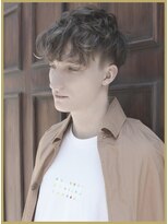 ジジバイワースホワイル(jiji by WORTH WHILE)&nbsp;アッシュブラックウルフマッシュパーマハイライト波巻きショート