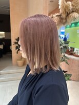 トリコ アヴェダ ららテラス北綾瀬(tricot AVEDA)&nbsp;切りっぱなしボブ/デザインカラー/ダブルカラー/ピンクベージュ