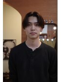 メンズセンターパートニュアンスパーマブラウンカラー韓国ヘア
