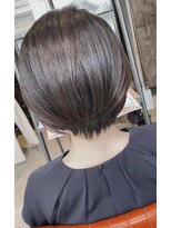 エミュー(emue) 30代40代小顔見せ♪大人かわいい前下がりひし形ショートボブ中島