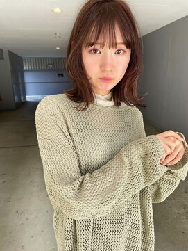 ジェム(GEM) 外ハネミディ・顔まわりウルフ・ウルフカット