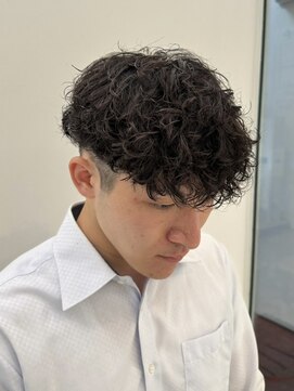 ゼンコー オモテサンドウ(ZENKO Omotesando) 波巻きスパイラルパーママッシュコンマヘア刈り上げ韓国原宿