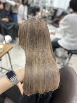 アイズ 横浜(IS) 【JUNKI指名】ミルクティーベージュ/ブリーチカラー