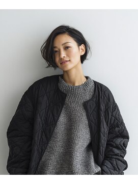 バイエイト(X８) 抜け感たっぷりの無造作ショートボブ